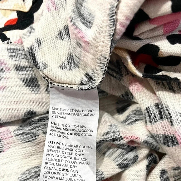 NWOT Chico’s Cheetah Print V-Neck Plus Size Tees (Lot of 2) - Picture 4 of 8